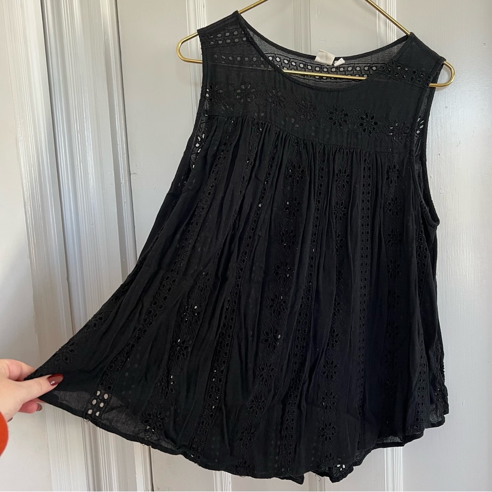 ✨ Gap floral lace top ✨